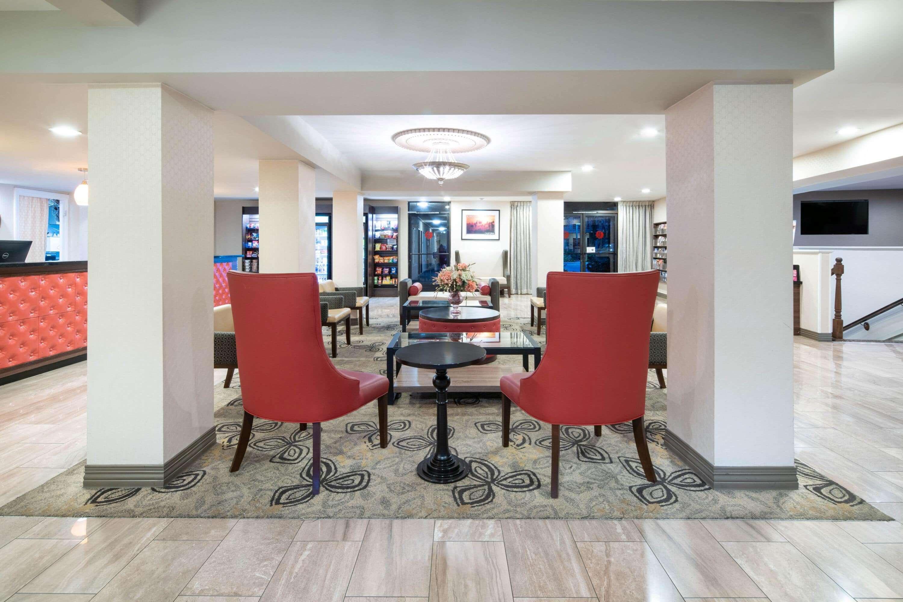 Ramada By Wyndham Burbank Airport Hotel Exterior photo